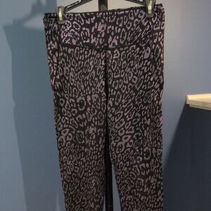 Chic Purple Leopard Print Leggings